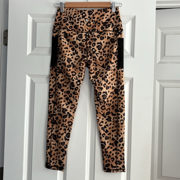 Leg End Active Leopard Print Leggings Size Medium Women’s - Picture 4 of 12
